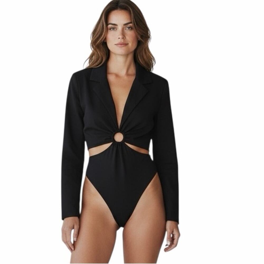 New Zara Women's Black Cut-Out Bodysuit top, ring detail, snap bottom, Small